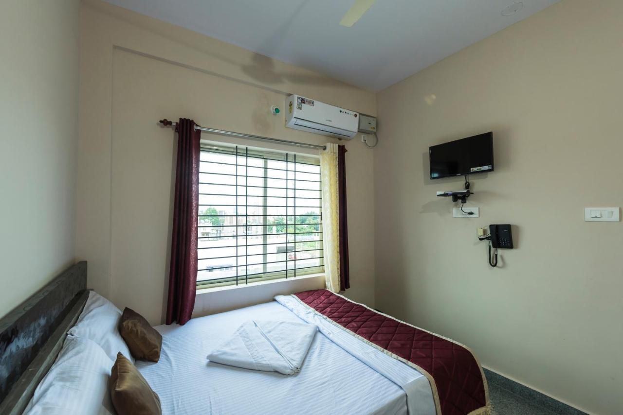 Oyo 9544 Hotel Crown Residency Mysore Extérieur photo